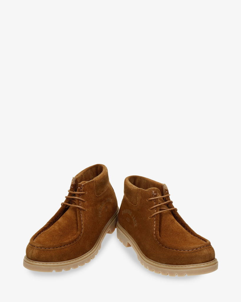 Beker botín de piel con forro interior de piel. cuero