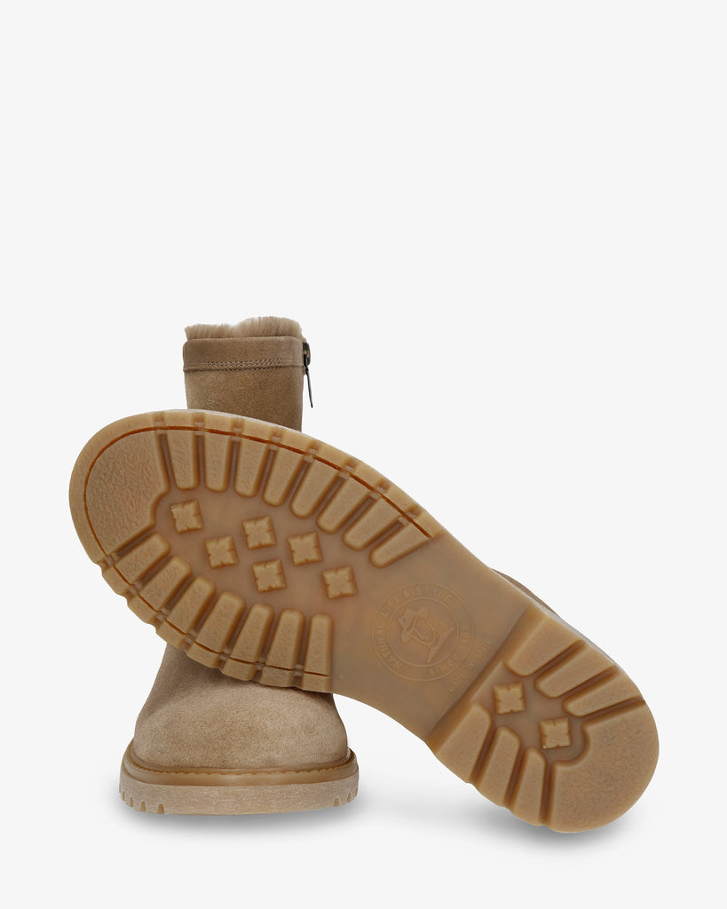 Fedro botas de piel con forro interior de pelo. taupe