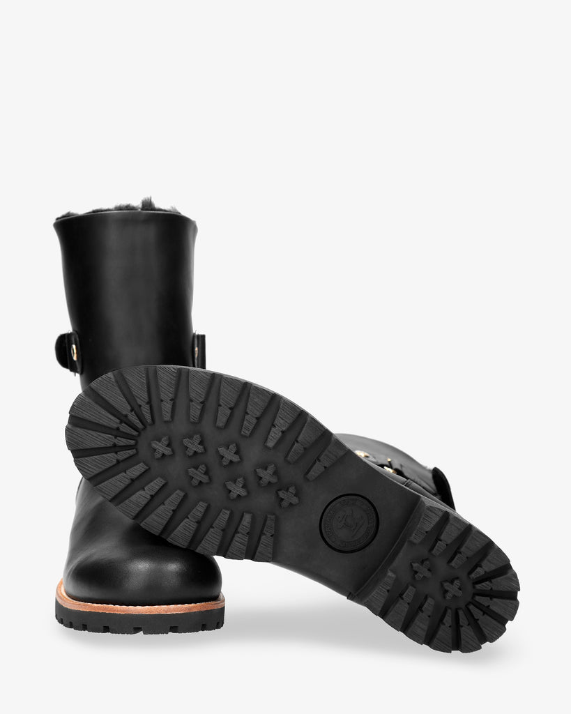 Felia Trav botas de piel con forro interior de pelo. negro