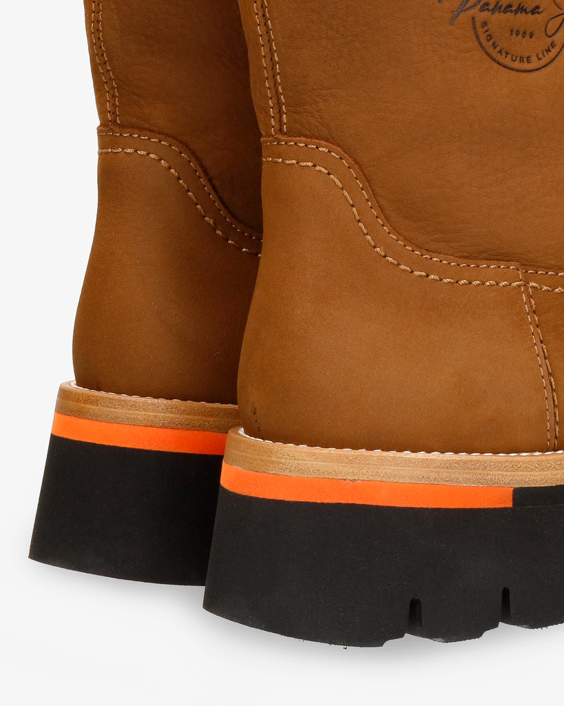 Lima botas de piel con forro interior de pelo. cuero