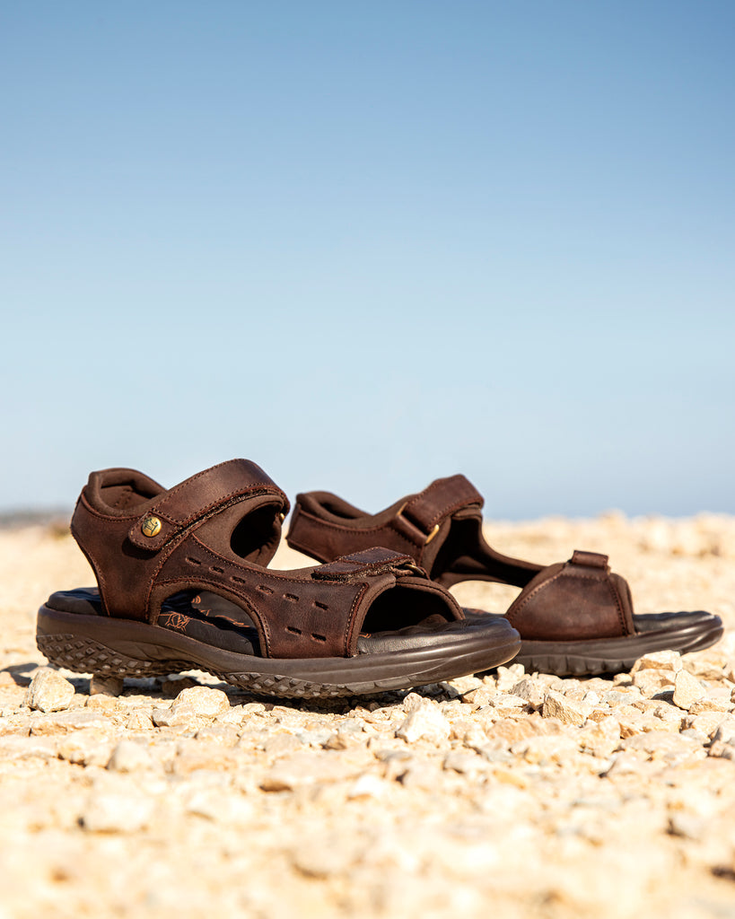 Nilo Basics sandalias de piel con forro interior de lycra. marron
