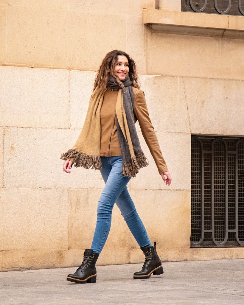 Padma botas de piel con forro interior de pelo. negro