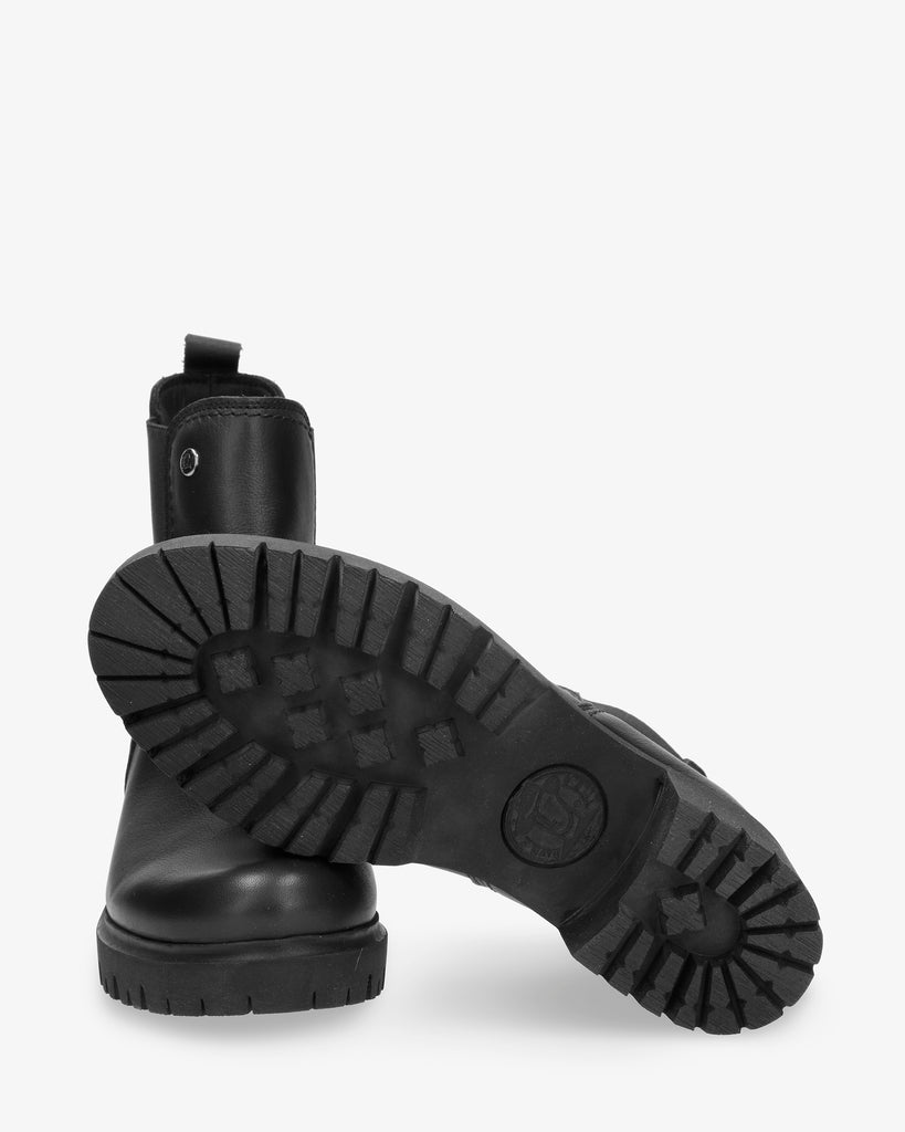 Pia botín de piel con forro interior de piel. negro