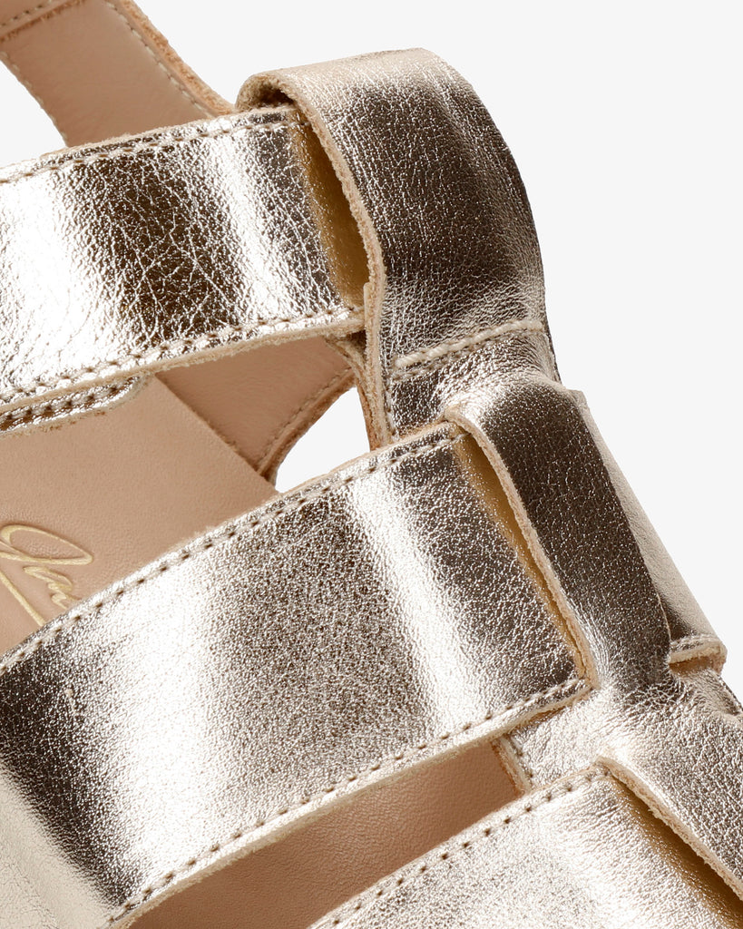 Sammy Shine sandalias de piel con forro interior de piel. oro